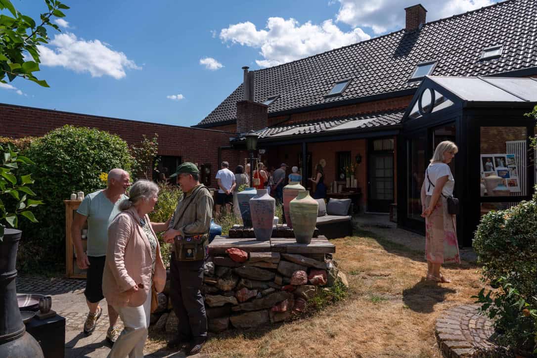 klanten in de tuin